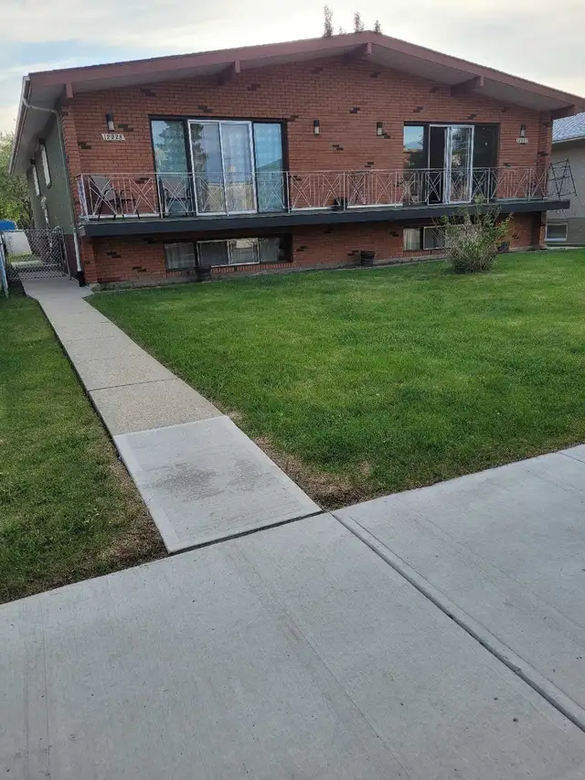 Three Bedroom 1100sqft basement suite