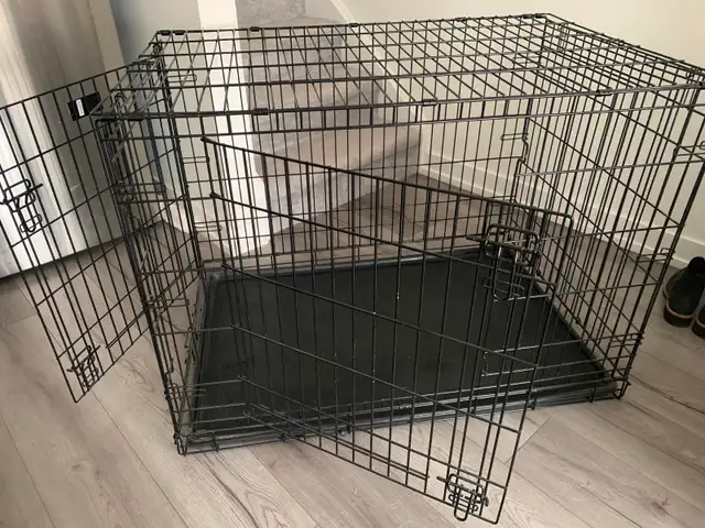Large Dog Crate in Accessories in Oakville / Halton Region - Image 3