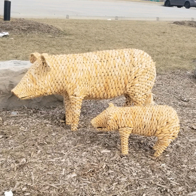 Large MCM Woven Rattan Wicker Pig Sculpture w. Piglet  in Arts & Collectibles in City of Toronto - Image 2