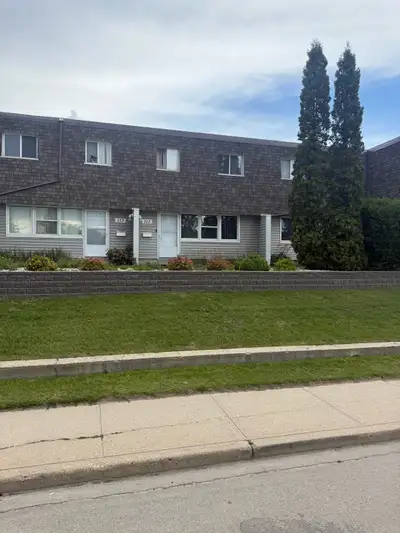 3 bedrooms townhouse for rent
