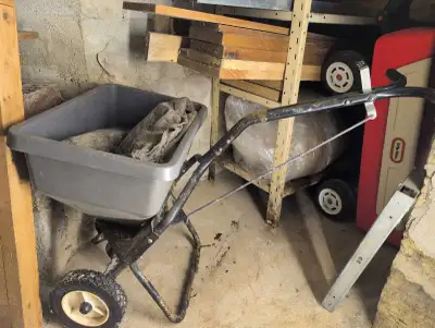 Mastercraft Fertilizer Seed Spreader, View more