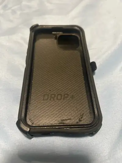 iPhone 14 Defender Series with belt clip Otterbox Drop+ Like New! Worth 50 new! Apple’s USB to light...