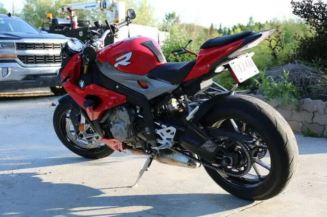 2016 BMW S1000R in Sport Bikes in Edmonton - Image 5
