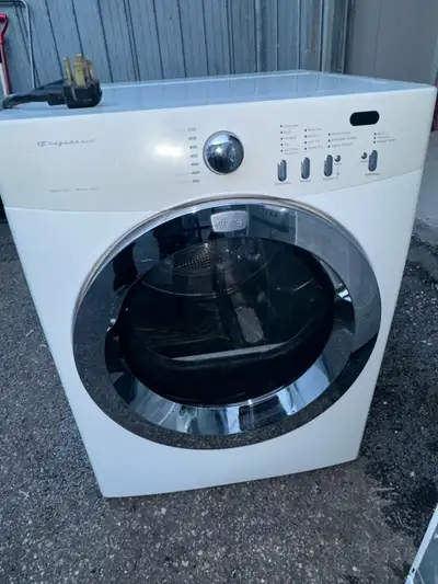 Sécheuse marque Frigidaire très propre , View more