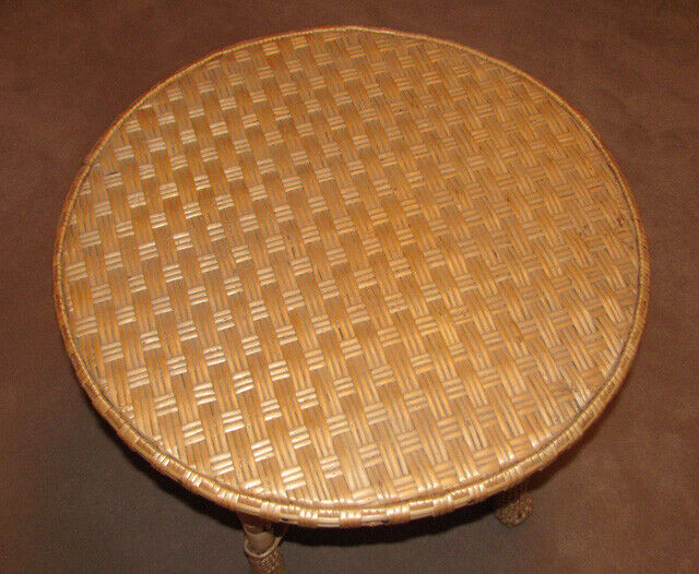 Wicker Table - 25" Diameter, Handmade, In Excellent Condition in Other Tables in Saskatoon - Image 4