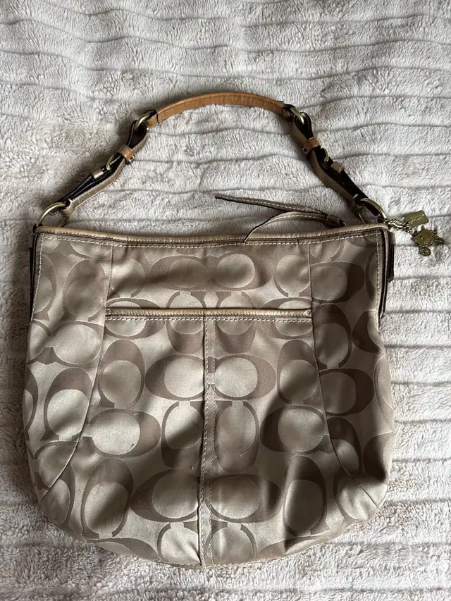 COACH vintage signature hobo shoulder bag in Women's - Bags & Wallets in Barrie - Image 3