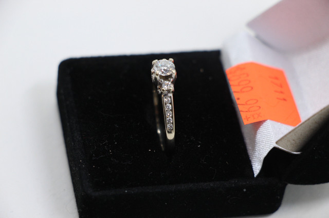 14KT White Gold Engagement Ring, Size 8,75 (#1711) in Jewellery & Watches in City of Halifax - Image 4