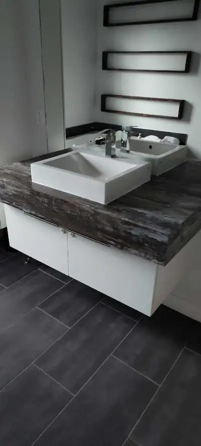 Vanité et lavabo, View more