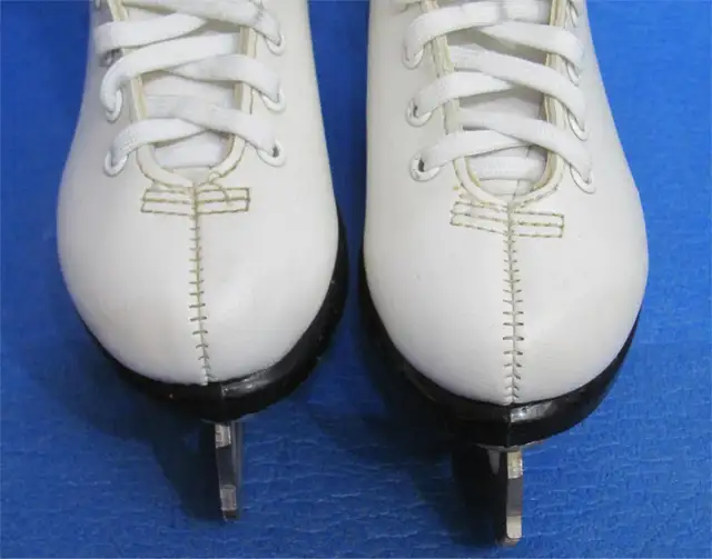 New LANGE Skates Size-5 (inner length 20.5cm/8.1'') Dwight in Skates & Blades in Muskoka - Image 5