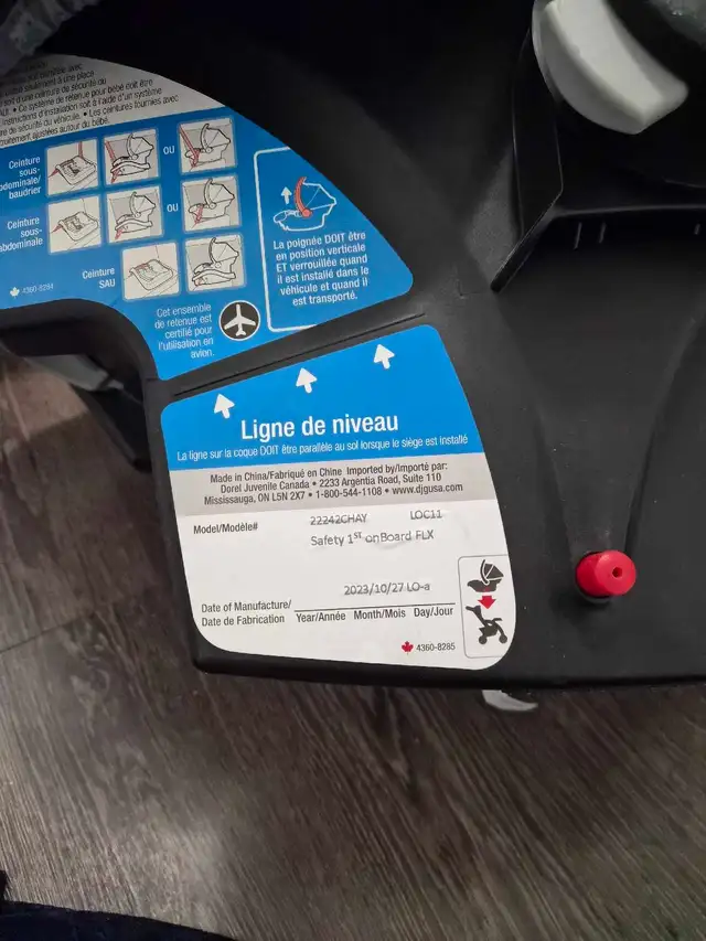 Infant Car Seat with Base in Strollers, Carriers & Car Seats in City of Toronto - Image 6