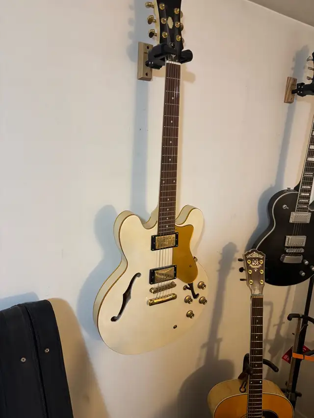 Epiphone ES-335 in Guitars in City of Toronto - Image 3