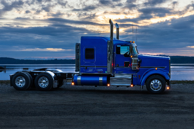 2024 Kenworth W900L 100th Anniversary in Heavy Trucks in Comox / Courtenay / Cumberland - Image 3