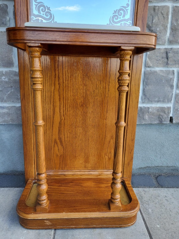 Vintage Pulaski Oak Wood Hall Tree Stand Bookcases & Shelving Units