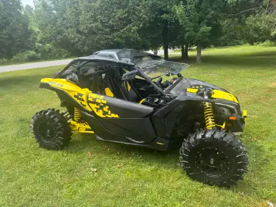 2019 Cam am x3 xmr comes with storage box, door storage,mtx sound bar, mirrors full flip open windsh...