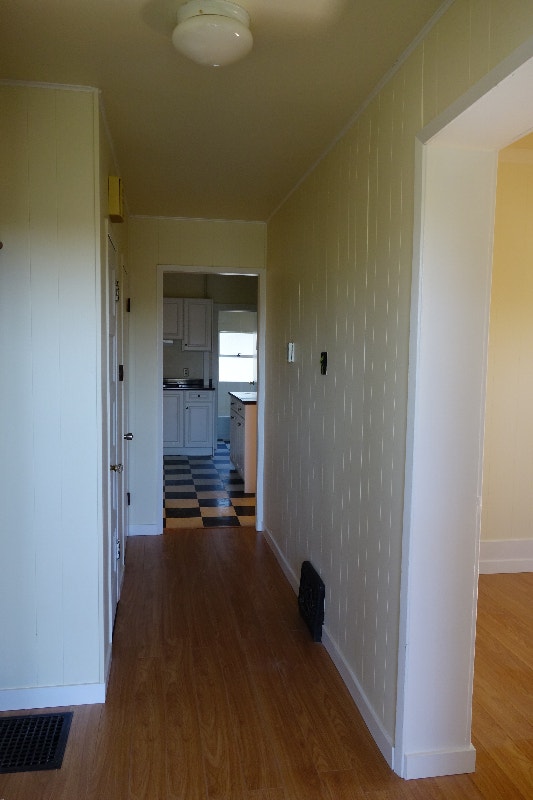 Bright spacious main floor duplex/house in South Granville Long Term