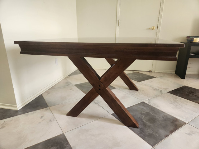 Table en bois dans Mobilier de salle à manger et cuisine  à Longueuil/Rive Sud - Image 2
