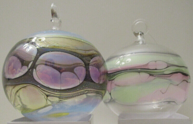 2 LOCAL ARTISAN BLOWN CLEAR GLASS HANGING BUBBLES in Arts & Collectibles in Hamilton - Image 2