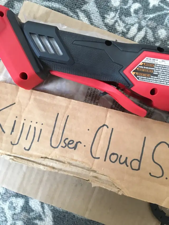 Milwaukee M18 4-1/2” Grinder☘️☘️(TOOL ONLY)☘️☘️ in Power Tools in Markham / York Region - Image 4