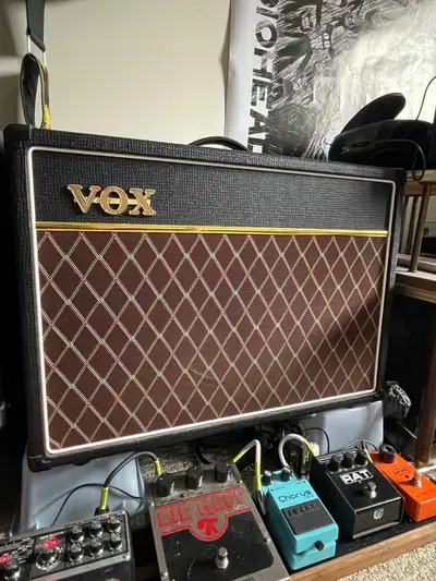 Vox Ac15 with Footswitch, View more