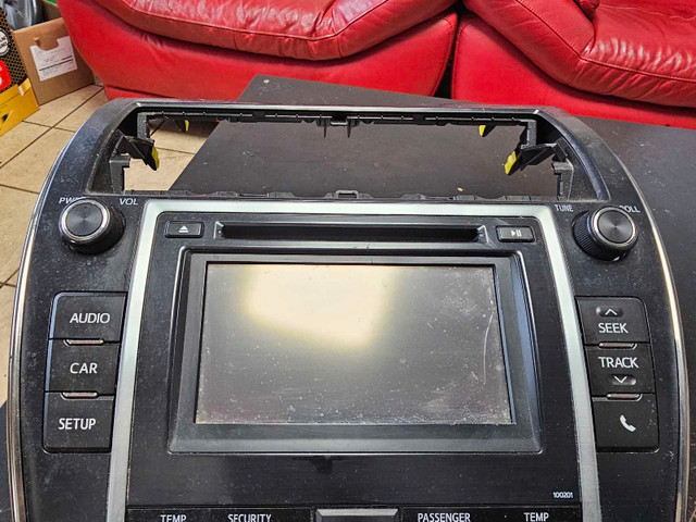 2015-2017 Toyota Camry Multimedia System in Audio & GPS in City of Toronto - Image 2