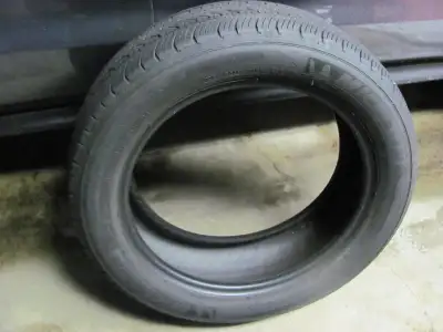 Single tire - good tread 215/55/R17 Description , Michelin Primary MXV4 = $100 OBO two sets of V-cha...