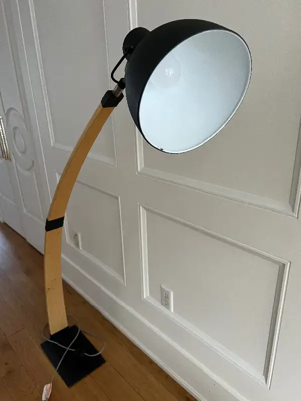 Metal and Wood Floor Lamp in Indoor Lighting & Fans in Mississauga / Peel Region - Image 7