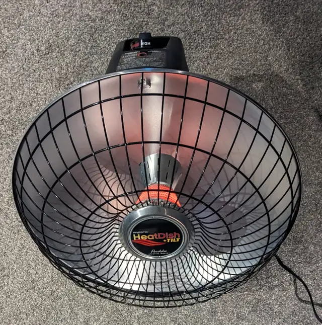 Presto Heat Dish Tilt Parabolic Electric Heater - like new in Heaters, Humidifiers & Dehumidifiers in Norfolk County - Image 4