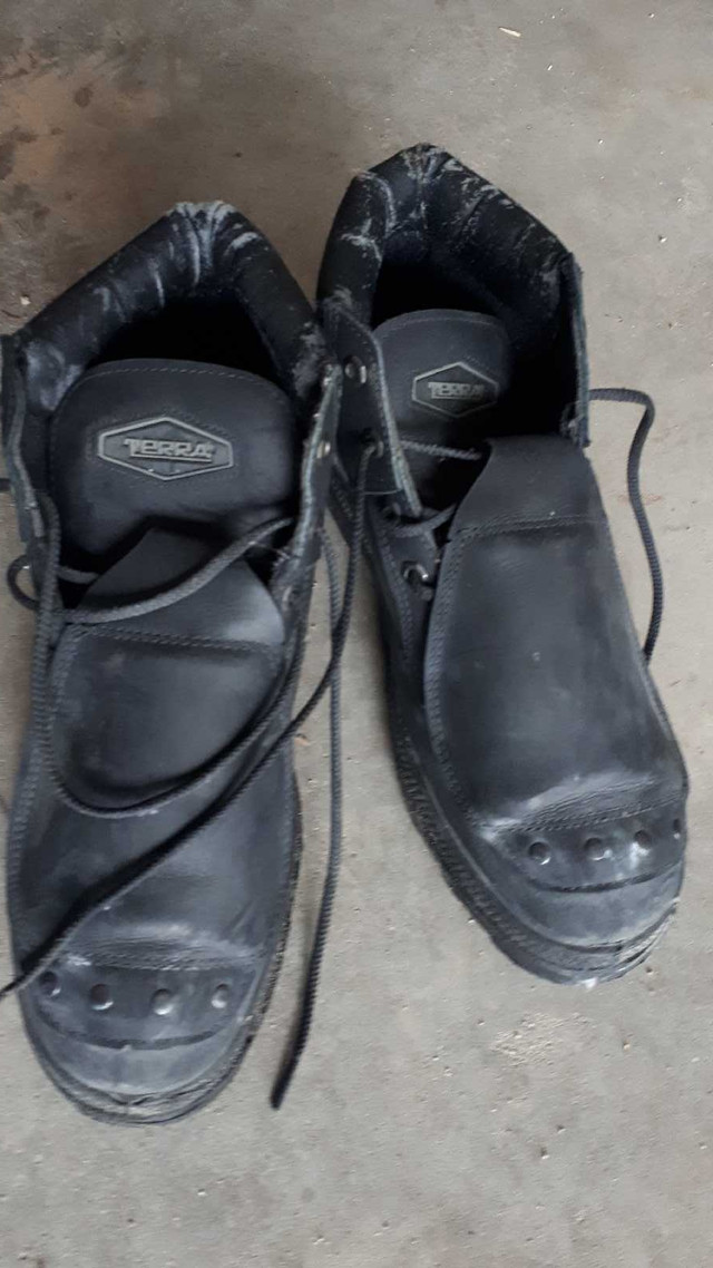 Steel toed boots in Men's Shoes in Owen Sound