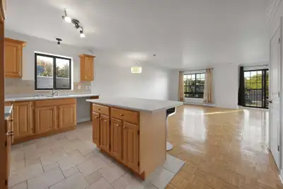 Beautiful 4 1/2 Condo Located In The Heart Of LaSalle