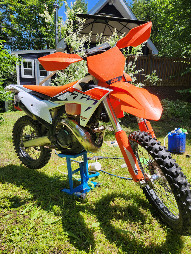 2023 KTM 300 XC dans Hors route et motocross  à Sherbrooke - Image 2
