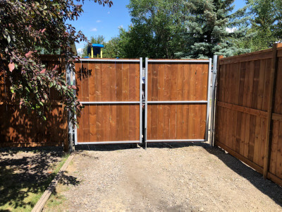 Residential & Commercial Chain Link fencing (403)369-1970