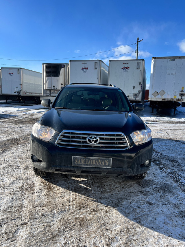  Toyota Highlander Fully loaded in Cars & Trucks in Laval / North Shore