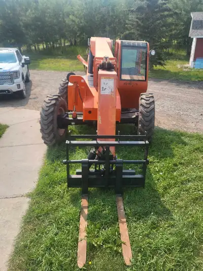 1998 JLG 6042 telehandler 6142 hrs. Low hour engine recently installed. Works and runs great.