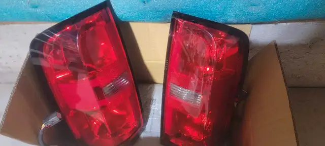 2021 chevy colorado taillights L/R in Cars & Trucks in Saskatoon - Image 3