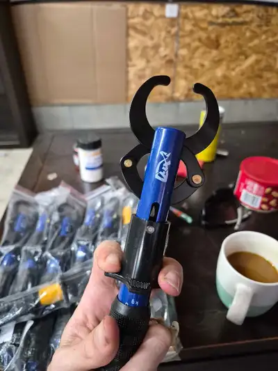 Awesome DXA fish lip grippers. These have a built-in scale, super handy for weighing your catch righ...