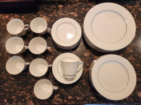 ONLINE AUCTION: Noritake Tahoe Service For 8