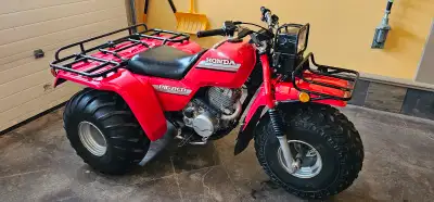 1985 "Big Red" 250es for sale. Foot shifter. Reverse, removeable headlight, factory tool kit, origin...