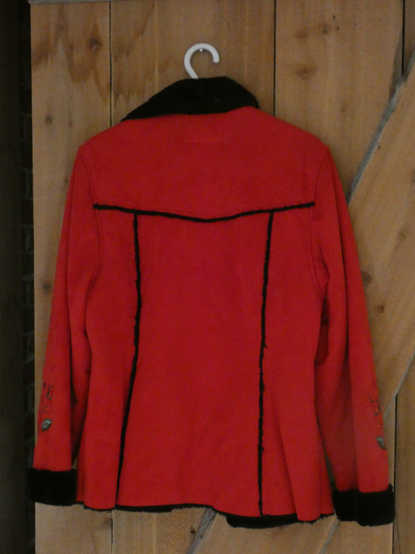 Outback Trading red ultra suede embroidered jacket in Women's - Tops & Outerwear in St. Catharines - Image 2