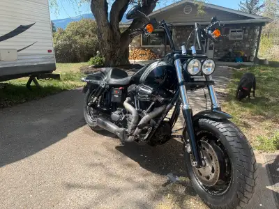 Selling my 2014 dyna fat bob , don’t ride it enough , Great condition only has 9400 km. Custom bars...