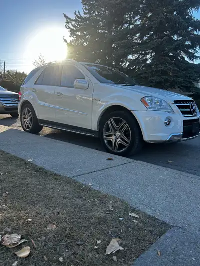 2010 ML 63 AMG Low Mileage and excellent mechanical condition. Ready to go. Drives amazing! Fresh oi...