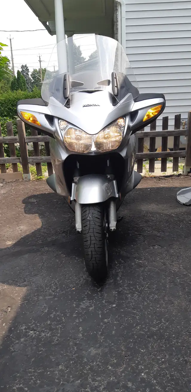 2007 Honda ST1300 ABS in Sport Touring in Ottawa - Image 4