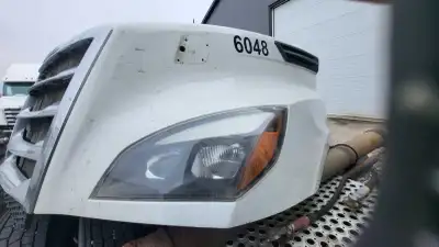 2018-2025 freightliner cascadia complete hood . missing passen, View more