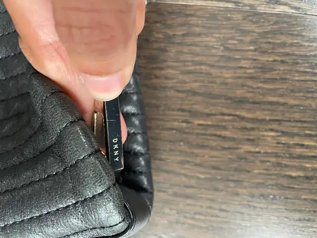 DKNY Gansevoort Leather Quilted Shopper Bag, Black in Women's - Bags & Wallets in Oakville / Halton Region - Image 8