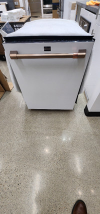 Café Built-In Dishwasher with Hidden Controls - CDT875P4NW2