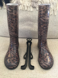 Ladies RUBBER BOOTS Tiger Print-NEW-Size 9