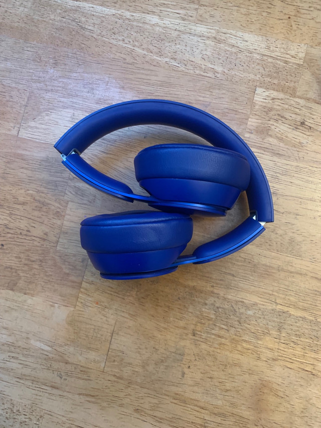 Beats Solo Pro (Blue) in Headphones in Ottawa - Image 4