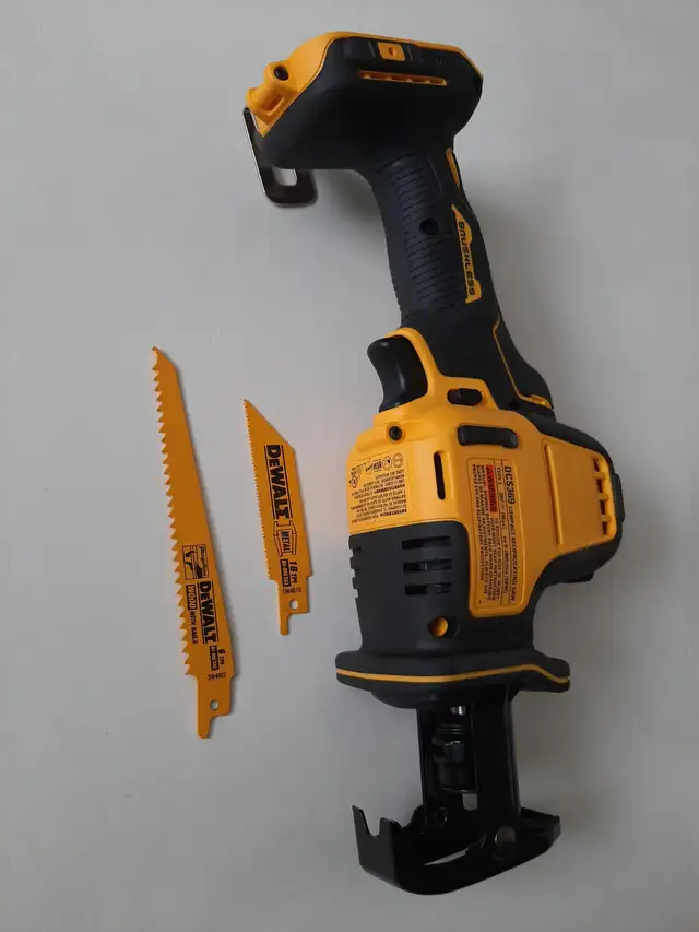 DEWALT 20V MAX ATOMIC Reciprocating Saw DCS369 (Tool Only) in Power Tools in City of Toronto - Image 5