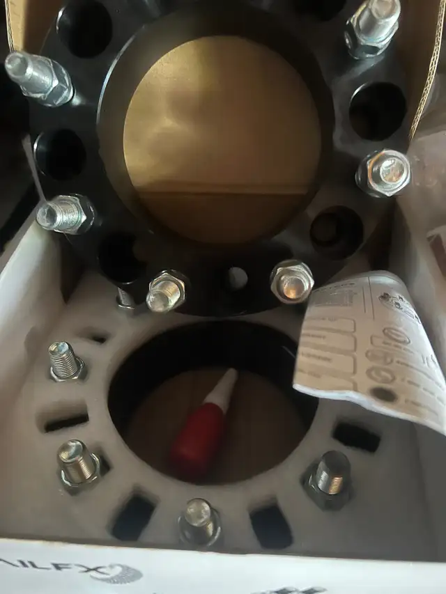 Ford F250-F350 Wheel Adapters in Auto Body Parts in Mississauga / Peel Region - Image 2