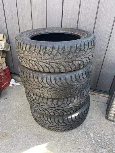 FOUR HANKOO WINTER TIRES SIZE P215/60R17 95T MANUFACTURED ON 2415