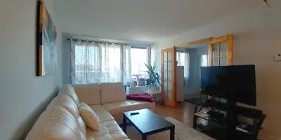 Condo tout inclus Laval, piscine int. parking int. sauna +